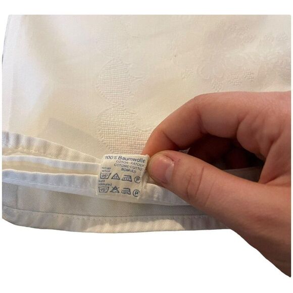 White Floral Jacquard Irisette Spring Vintage Flowers Rectangle Tablecloth 48x81 - Picture 4 of 7